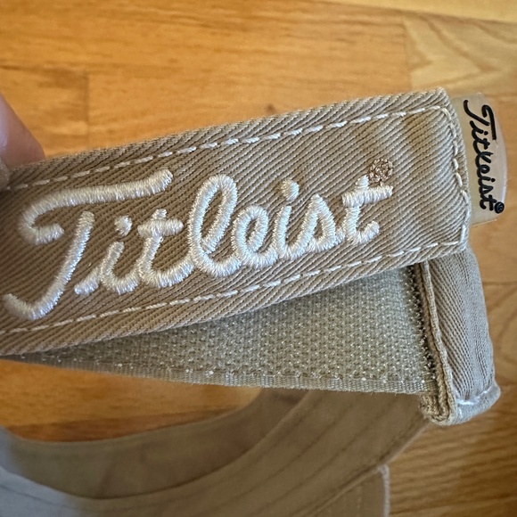 Titleist Pro V1 Golf Visor Tan White - Picture 8 of 9